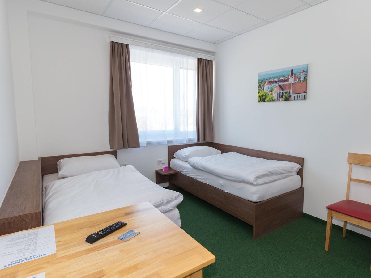 Winbudget "Bed&Breakfast" Wiener Neustadt Zewnętrze zdjęcie