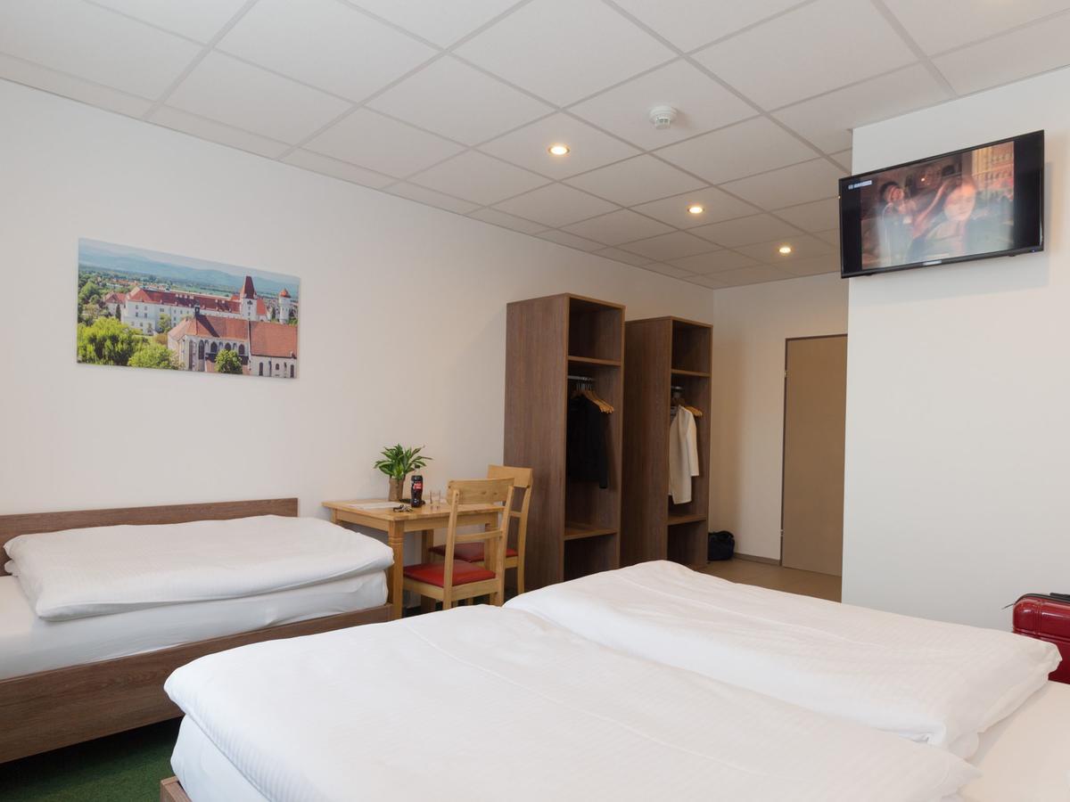 Winbudget "Bed&Breakfast" Wiener Neustadt Zewnętrze zdjęcie