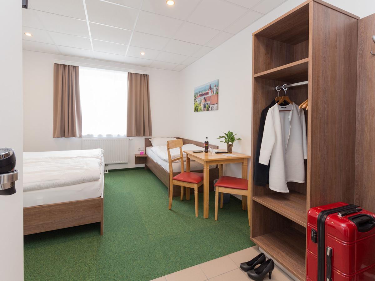 Winbudget "Bed&Breakfast" Wiener Neustadt Zewnętrze zdjęcie