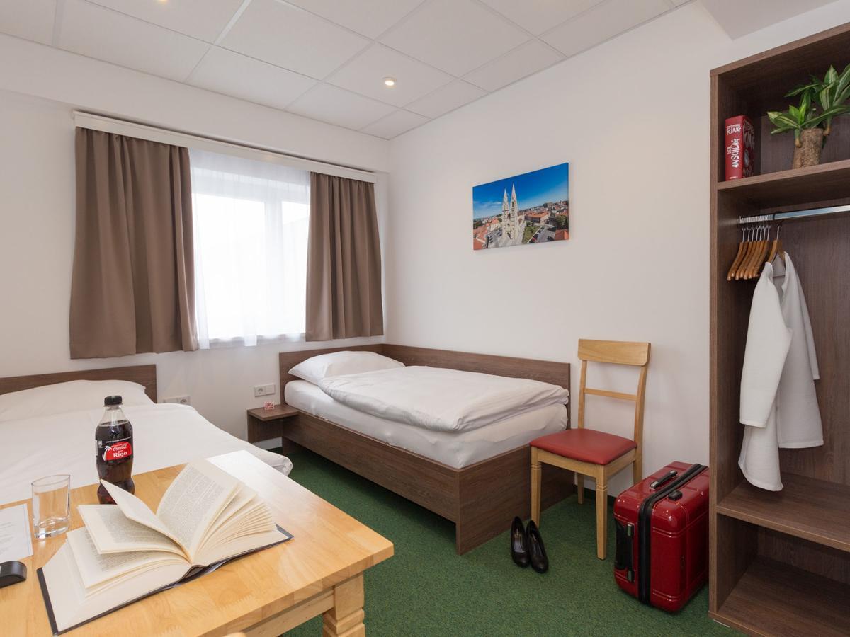 Winbudget "Bed&Breakfast" Wiener Neustadt Zewnętrze zdjęcie