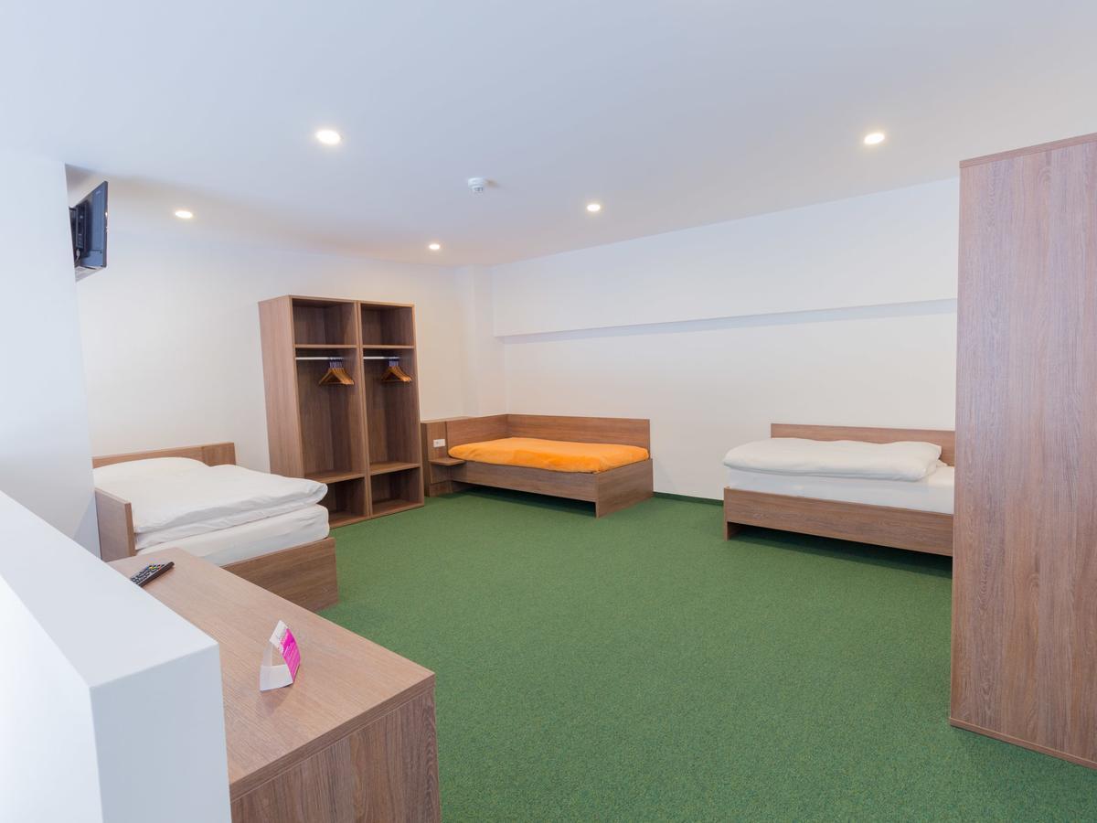 Winbudget "Bed&Breakfast" Wiener Neustadt Zewnętrze zdjęcie