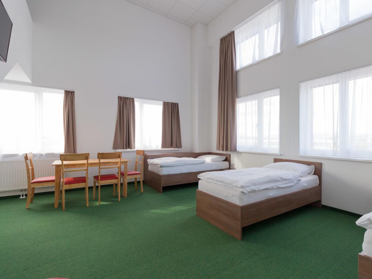Winbudget "Bed&Breakfast" Wiener Neustadt Zewnętrze zdjęcie